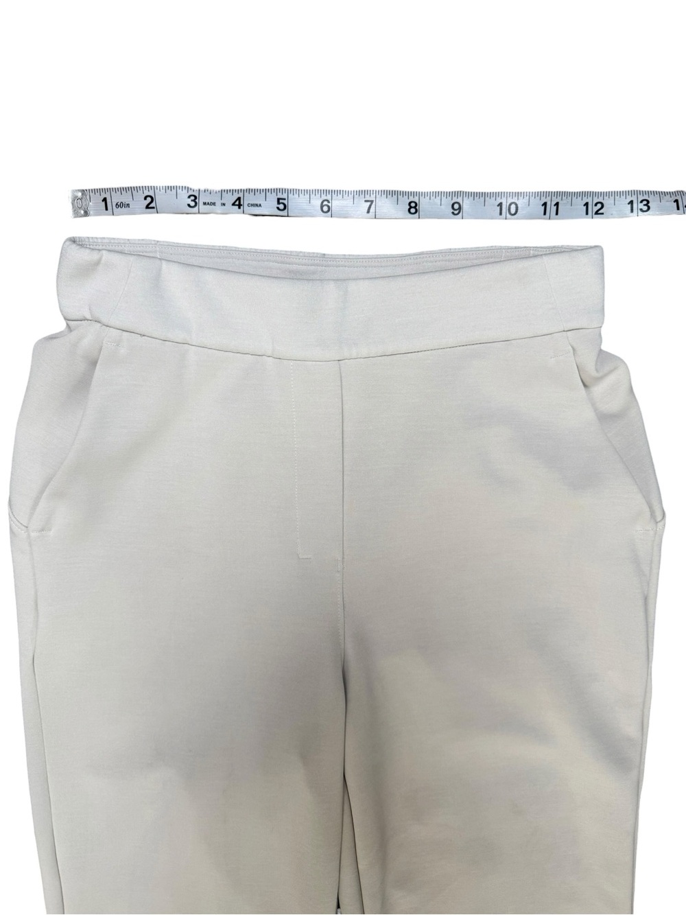 Lululemon Cream High Rise Joggers Sweatpants Pockets Women’s 6-8 - Picture 6 of 8